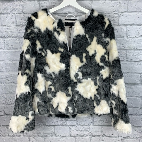 NWT Yvonne Collarless Vegan Faux Fur Coat - Picture 8 of 10